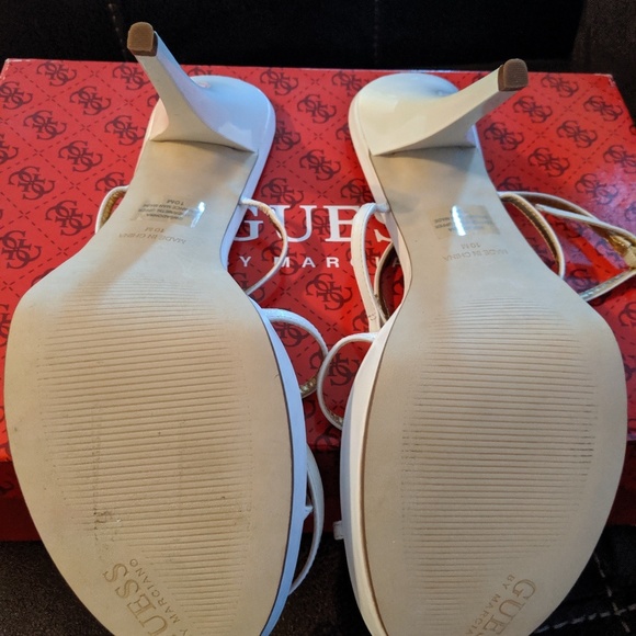 Guess by Marciano - Picture 2 of 6